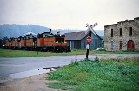 Westbound Milwaukee Road freight train in Peterson, Minnesota, on September 29, 1977. Photograph by John F. Bjorklund, © 2016, Center for Railroad Photography and Art. Bjorklund-65-18-16
