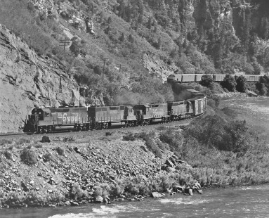 Eastbound Denver and Rio Grande Western Railroad freight train coils through Glenwood Canyon, Colorado, in July 1980. Photograph by J. Parker Lamb, © 2017, Center for Railroad Photography and Art. Lamb-02-097-04
