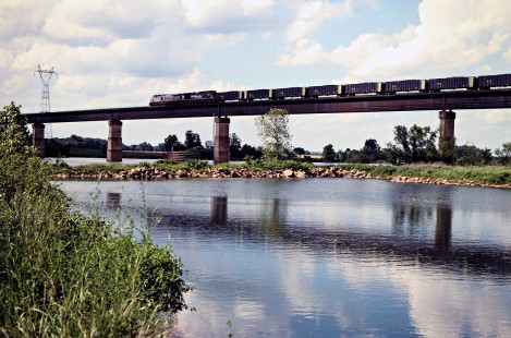 Southbound Kansas City Southern Railway coal train crossing the Arkansas River in Spiro, Oklahoma, on May 21, 2000. Photograph by John F. Bjorklund, © 2016, Center for Railroad Photography and Art. Bjorklund-62-14-05