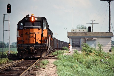 Northbound Milwaukee Road freight train at Humrick, Illinois, on July 2, 1978. Photograph by John F. Bjorklund, © 2016, Center for Railroad Photography and Art. Bjorklund-66-25-08