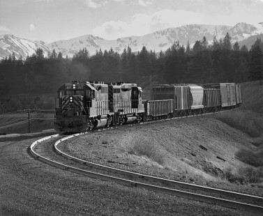 Westbound Denver and Rio Grande Western Railroad local freight train descends from Tennessee Pass en route to Minturn, Colorado, in June 1975. Photograph by J. Parker Lamb, © 2017, Center for Railroad Photography and Art. Lamb-02-095-11