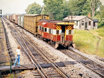 Eastbound Erie Lackawanna Railway freight train at Niobe, New York, on July 20, 1975. Photograph by John F. Bjorklund, © 2016, Center for Railroad Photography and Art. Bjorklund-55-05-18