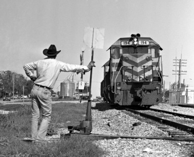 Southbound Missouri–Kansas–Texas Railroad local engaged in switching at Granger, Texas, in July 1971. Photograph by J. Parker Lamb, © 2016, Center for Railroad Photography and Art. Lamb-02-044-09