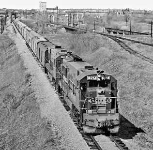 Southbound Atchison, Topeka and Santa Fe Railway <i>Texas Chief</i> passenger train approaches downtown Fort Worth, Texas, in March 1969. Lines in background are Chicago, Burlington and Quincy Railroad and Chicago, Rock Island and Pacific Railroad. Photograph by J. Parker Lamb, © 2016, Center for Railroad Photography and Art. Lamb-02-069-07