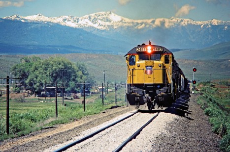 Eastbound Union Pacific Railroad freight train in Quartz, Oregon, on June 27, 1984. Photograph by John F. Bjorklund, © 2016, Center for Railroad Photography and Art. Bjorklund-90-05-01