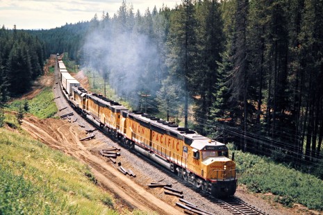 Westbound Union Pacific Railroad freight train at Kamela, Oregon, on July 17, 1974. Photograph by John F. Bjorklund, © 2016, Center for Railroad Photography and Art. Bjorklund-89-11-19