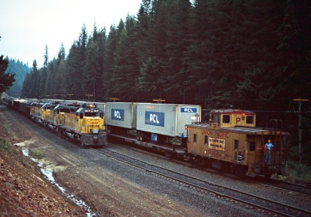 Eastbound and westbound Union Pacific Railroad freight trains meet at Kamela, Oregon, on August 12, 1978. Photograph by John F. Bjorklund, © 2016, Center for Railroad Photography and Art. Bjorklund-89-20-02