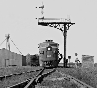 Crew of southbound Missouri–Kansas–Texas Railroad local prepares to depart Granger, Texas, en route to Smithville in June 1965. Photograph by J. Parker Lamb, © 2016, Center for Railroad Photography and Art. Lamb-02-041-03