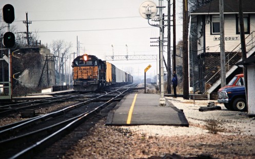 Eastbound Milwaukee Road freight train in Rondout, Illinois, on November 1, 1981. Photograph by John F. Bjorklund, © 2016, Center for Railroad Photography and Art. Bjorklund-69-04-04
