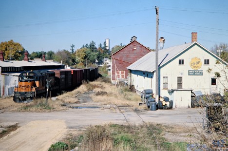 Southbound Milwaukee Road freight train at Westby, Wisconsin, on October 20, 1978. Photograph by John F. Bjorklund, © 2016, Center for Railroad Photography and Art. Bjorklund-67-15-16