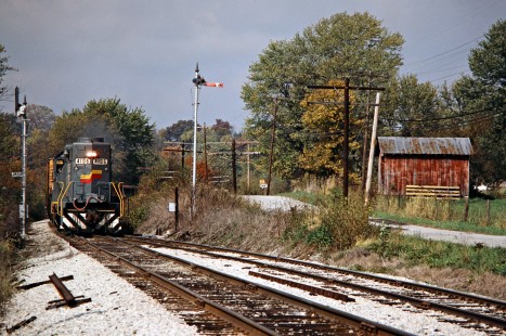 Southbound Seaboard System Railroad local freight train at Peerless, Indiana, on October 13, 1985. Photograph by John F. Bjorklund, © 2016, Center for Railroad Photography and Art. Bjorklund-71-15-14