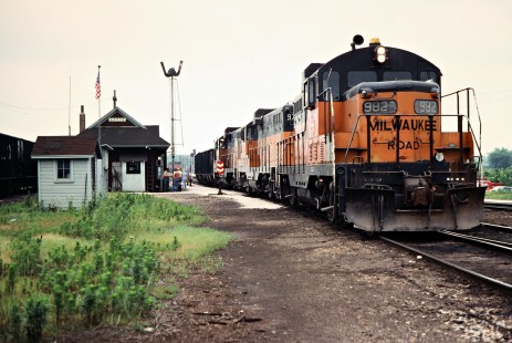 Milwaukee Road freight train passing Latta, Indiana, on July 3, 1978. Photograph by John F. Bjorklund, © 2016, Center for Railroad Photography and Art. Bjorklund-66-27-18
