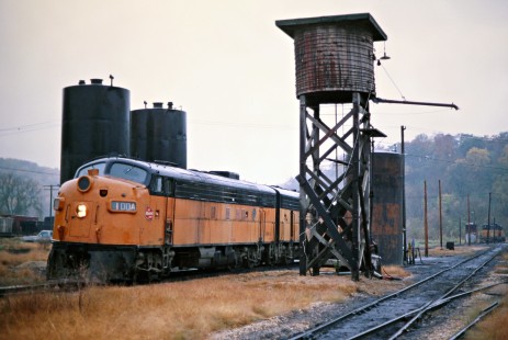 Eastbound Milwaukee Road freight train in Marquette, Iowa, on September 30, 1977. Photograph by John F. Bjorklund, © 2016, Center for Railroad Photography and Art. Bjorklund-65-22-19
