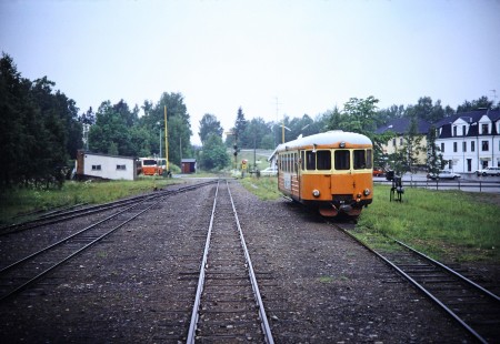 Norsholm–Västervik–Hultsfreds Järnvägar car no. 897 moves along the tracks in Åseda, Kronoberg, Sweden, on June 3, 1989. Photograph by Fred M. Springer, © 2014, Center for Railroad Photography and Art. Springer-Scan-Swiss-York-04-20