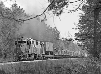Westbound Illinois Central Gulf Railroad local en route from Hammond, Louisiana, to Baton Rouge in August 1976. Photograph by J. Parker Lamb, © 2017, Center for Railroad Photography and Art. Lamb-02-120-05