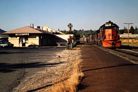 Westbound Western Pacific Railroad freight train at Oroville, California, on July 22, 1982. Photograph by John F. Bjorklund, © 2016, Center for Railroad Photography and Art. Bjorklund-93-11-13