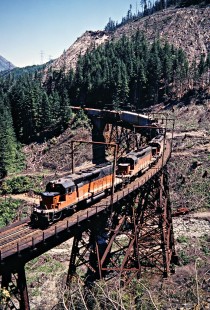 Westbound Milwaukee Road freight train at Mine Creek, Washington, on July 15, 1979. Photograph by John F. Bjorklund, © 2016, Center for Railroad Photography and Art. Bjorklund-64-30-05
