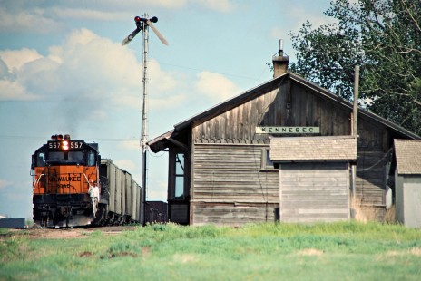 Westbound Milwaukee Road local work train at Kennebec, South Dakota, on May 19, 1978. Photograph by John F. Bjorklund, © 2016, Center for Railroad Photography and Art. Bjorklund-66-19-19