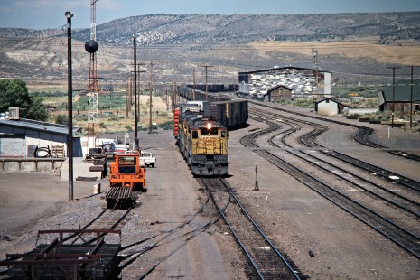 Westbound Union Pacific freight train on the Western Pacific Railroad at Carlin, Nevada, on July 28, 1979. Photograph by John F. Bjorklund, © 2016, Center for Railroad Photography and Art. Bjorklund-93-07-04