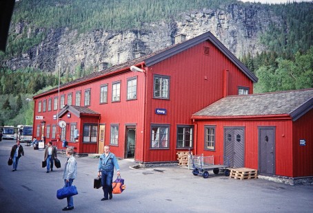 Passengers wait at Norwegian State Railways station in Grong, Nord-Trøndelag, Norway, on June 3, 1996. Photograph by Fred M. Springer, © 2014, Center for Railroad Photography and Art. Springer-So.Africa-NOR-SWE-21-23