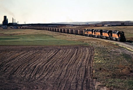 Westbound Milwaukee Road coal train for the Otter Tail Power Company at Gascoyne, North Dakota, on July 10, 1980. Photograph by John F. Bjorklund, © 2016, Center for Railroad Photography and Art. Bjorklund-68-20-10