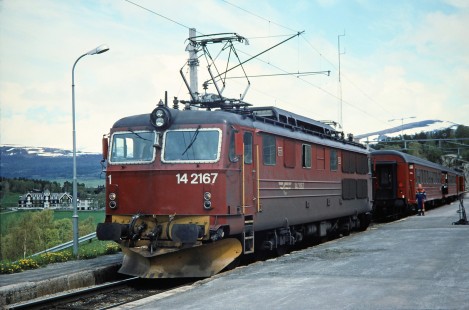 Norwegian State Railways electric locomotive no. 14-2167 in Dombås, Oppland, Norway, on June 10, 1989. 
Photograph by Fred M. Springer, © 2014, Center for Railroad Photography and Art. Springer-Scan-Swiss-York-09-17