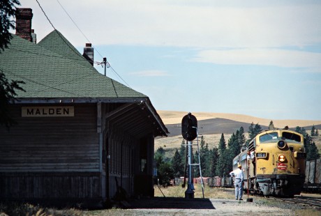 Eastbound Milwaukee Road freight train at Malden, Washington, on August 10, 1978. Photograph by John F. Bjorklund, © 2016, Center for Railroad Photography and Art. Bjorklund-64-30-14
