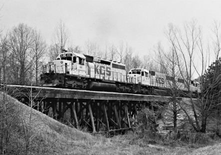 Southbound Kansas City Southern Railway freight train crosses trestle as it approaches DeQueen, Arkansas, in November 1984. Photograph by J. Parker Lamb, © 2016, Center for Railroad Photography and Art. Lamb-02-072-10