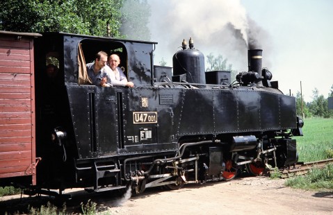 Československé Státní Dráhy (Czech Railways) steam locomotive no. U47-001 and crew in Jindris, Czech Republic, on May 30, 1993. Photograph by Fred M. Springer, © 2014, Center for Railroad Photography and Art.Springer-Europe-15-14
