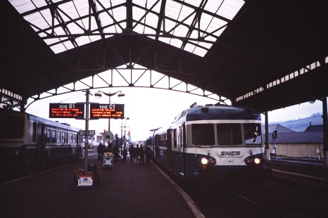National Society of French Railways passenger train led by railcar no. 2872 opens its doors at the Aurillac train station platform in Aurillac, France, on March 3, 1999. Photograph by Fred M. Springer, © 2014, Center for Railroad Photography and Art. Springer-FRA-SD&AE-C&TS(1)-05-15