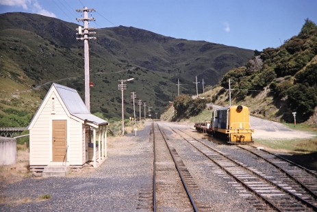 Hindon station along the Taieri Gorge Railway in Dunedin, Otago, New Zealand, on January 19, 1994. Photograph by Fred M. Springer, © 2014, Center for Railroad Photography and Art. Springer-NZ(1)-16-30; © 2014, Center for Railroad Photography and Art