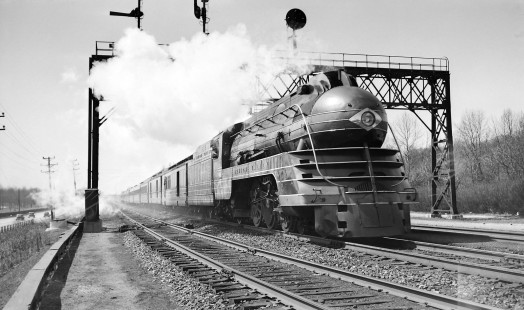LeHigh Valley Railroad (LV) streamlined 4-6-2 steam locomotive #2102 west of Newark, New Jersey circa 1940. US 22 is visible on the left side of the image. Photograph by Robert A. Hadley. © 2016, Center for Railroad Photography and Art. Hadley-03-035-04