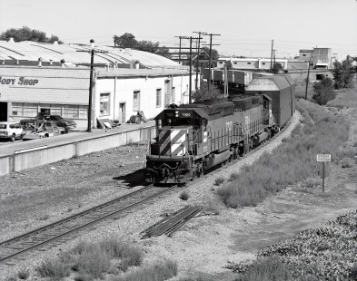 Burlington Northern Railroad freight train traveling through Pueblo, Colorado, on August 16, 1991. Photograph by Robert A. Hadley, © 2017, Center for Railroad Photography and Art. Hadley-03-021-06