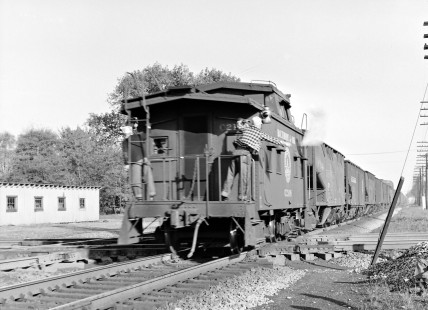 Eastbound Baltimore and Ohio Railroad freight train with I-5 caboose no. C2149 at Fostoria, Ohio. Photograph by Robert A. Hadley, © 2017, Center for Railroad Photography and Art. Hadley-03-116-03