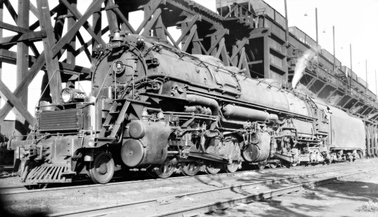 Baltimore and Ohio Railroad engine no. 7606 (2-8-8-4) at Keyser, West Virginia, in 1949. Photograph by Robert A. Hadley, © 2017, Center for Railroad Photography and Art. Hadley-08-098-04