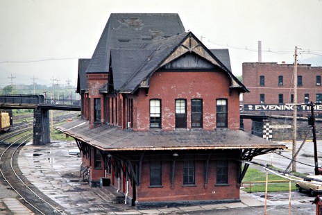 Lehigh Valley Railroad station at Sayre, Pennsylvania, on May 28, 1973. Photograph by John F. Bjorklund, © 2016, Center for Railroad Photography and Art. Bjorklund-82-18-18