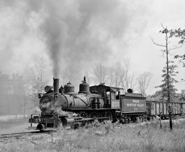 Antique Texas and Pacific Railway 4-6-0 steam locomotive (built 1889) works sand quarry on the Willis Shortline Railroad in Enon, Louisiana, in July 1957. Photograph by J. Parker Lamb, © 2016, Center for Railroad Photography and Art. Lamb-02-066-01