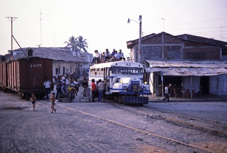 Empresa de Ferrocarriles Ecuatorianos Railbus no. 92 and passengers in Yaguachi, Guayas, Ecuador, on July 22, 1988. Photograph by Fred M. Springer, © 2014, Center for Railroad Photography and Art, Springer-ECU1-03-21