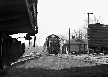 Eastbound Tennessee Central Railway freight train pulls into yard at Baxter, Tennessee, in June 1965. Photograph by J. Parker Lamb, © 2016, Center for Railroad Photography and Art. Lamb-02-025-03