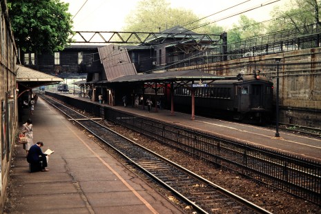 Conrail (ex-Erie Lackawanna) commuter passenger train at station in Summit, New Jersey, on May 6, 1981. Photograph by John F. Bjorklund, © 2015, Center for Railroad Photography and Art. Bjorklund-57-07-18