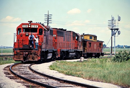 Detroit, Toledo and Ironton Railroad "caboose hop" in Leipsic, Ohio, on June 19, 1977. Photograph by John F. Bjorklund, © 2016, Center for Railroad Photography and Art. Bjorklund-51-06-06