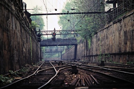 Conrail (ex-Erie Lackawanna) commuter track in Summit, New Jersey, on May 6, 1981. Photograph by John F. Bjorklund, © 2015, Center for Railroad Photography and Art. Bjorklund-57-06-17