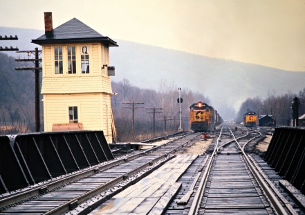 Westbound Baltimore and Ohio Railroad freight train in at Q Tower in Hyndman, Pennsylvania, on March 22, 1975. Photograph by John F. Bjorklund, © 2016, Center for Railroad Photography and Art. Bjorklund-92-14-09
