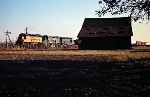 Southbound Baltimore and Ohio Railroad freight train near Toledo, Ohio, on November 14, 1976. Photograph by John F. Bjorklund, © 2016, Center for Railroad Photography and Art. Bjorklund-92-24-08