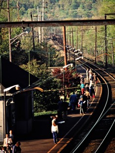 Eastbound Conrail (ex-Erie Lackawanna) commuter passenger train approaching New Providence, New Jersey, on May 8, 1981. Photograph by John F. Bjorklund, © 2015, Center for Railroad Photography and Art. Bjorklund-57-13-14
