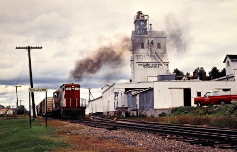 Westbound Soo Line Railroad freight train at Milltown, Wisconsin, on September 18, 1980. Photograph by John F. Bjorklund, © 2016, Center for Railroad Photography and Art. Bjorklund-83-14-05