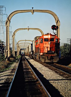 Southbound Detroit, Toledo and Ironton Railroad freight train in Allen Park, Michigan, on September 28, 1981. Photograph by John F. Bjorklund, © 2016, Center for Railroad Photography and Art. Bjorklund-52-08-19
