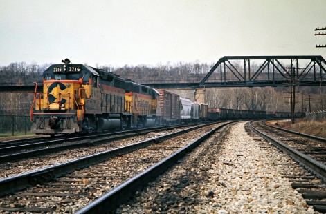 Eastbound Baltimore and Ohio Railroad freight train in Connellsville, Pennsylvania, on March 21, 1975. Photograph by John F. Bjorklund, © 2016, Center for Railroad Photography and Art. Bjorklund-92-14-19