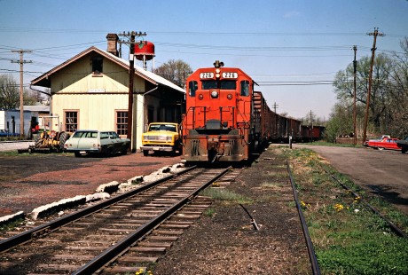 Southbound Detroit, Toledo and Ironton Railroad freight train on Baltimore and Ohio track in Jackson, Ohio, on April 20, 1979. Photograph by John F. Bjorklund, © 2016, Center for Railroad Photography and Art. Bjorklund-51-15-01
