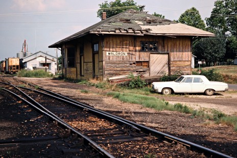 Kansas City Southern Railway depot at Waldron, Arkansas, on July 23, 1977. Photograph by John F. Bjorklund, © 2016, Center for Railroad Photography and Art. Bjorklund-61-27-09